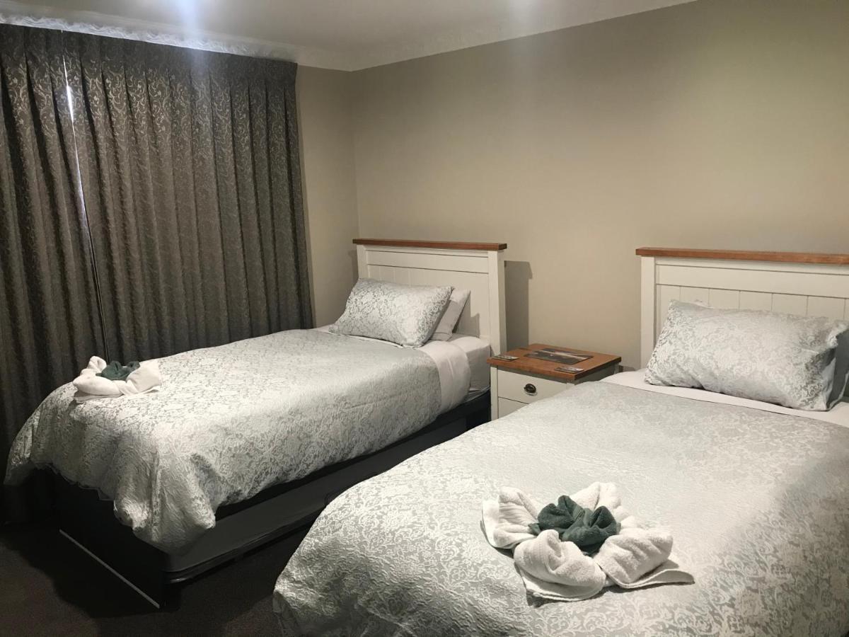 Kepler Oaks Chalet Te Anau Extérieur photo