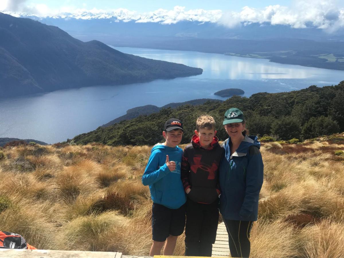 Kepler Oaks Chalet Te Anau Extérieur photo